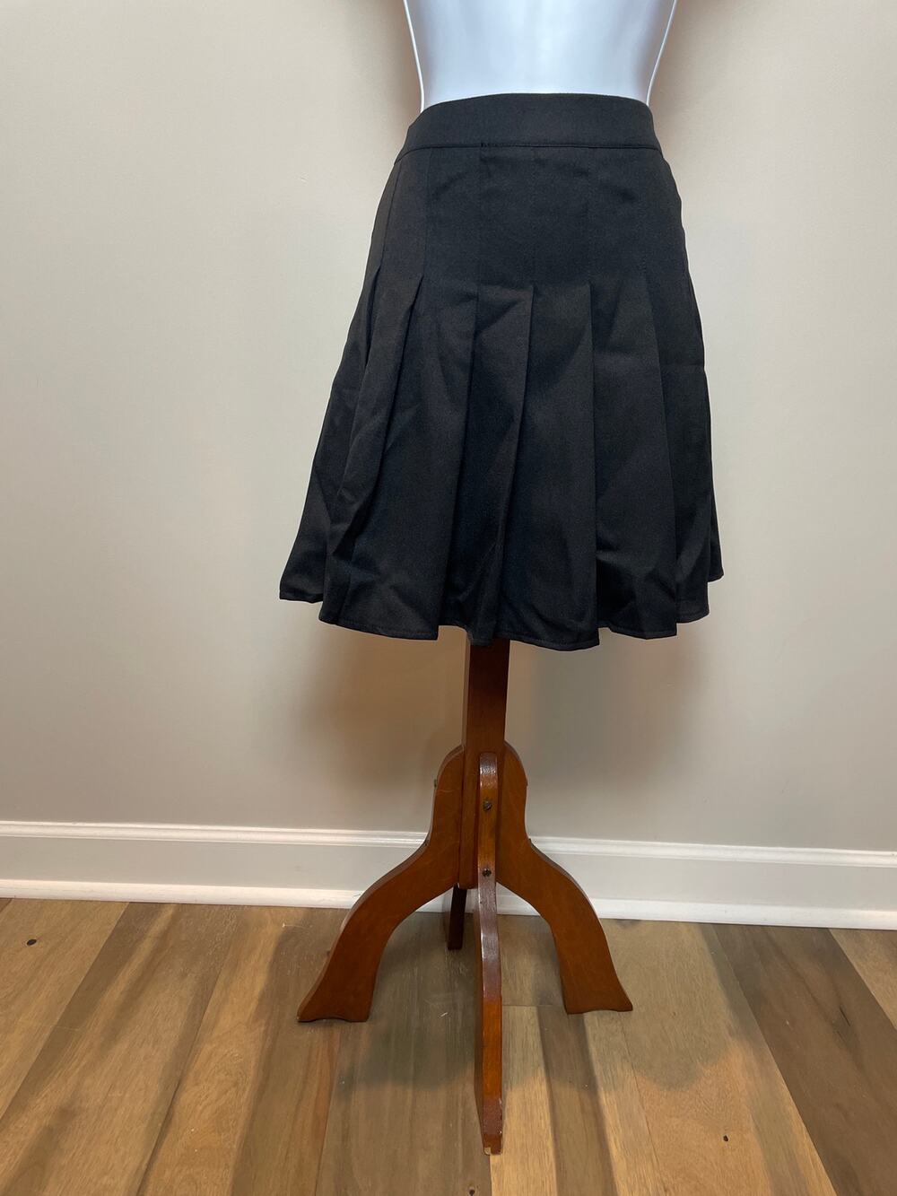 Romwe Skirt Size 6 Black Pleated Lightweight Mini Stretch Waistband New With Tag